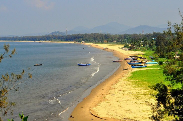 Karwar Beach, Uttara Kannada (Karwar), Karnataka - Vushii.com Karwar Beach, Uttara Kannada (Karwar), Karnataka - Vushii.com
